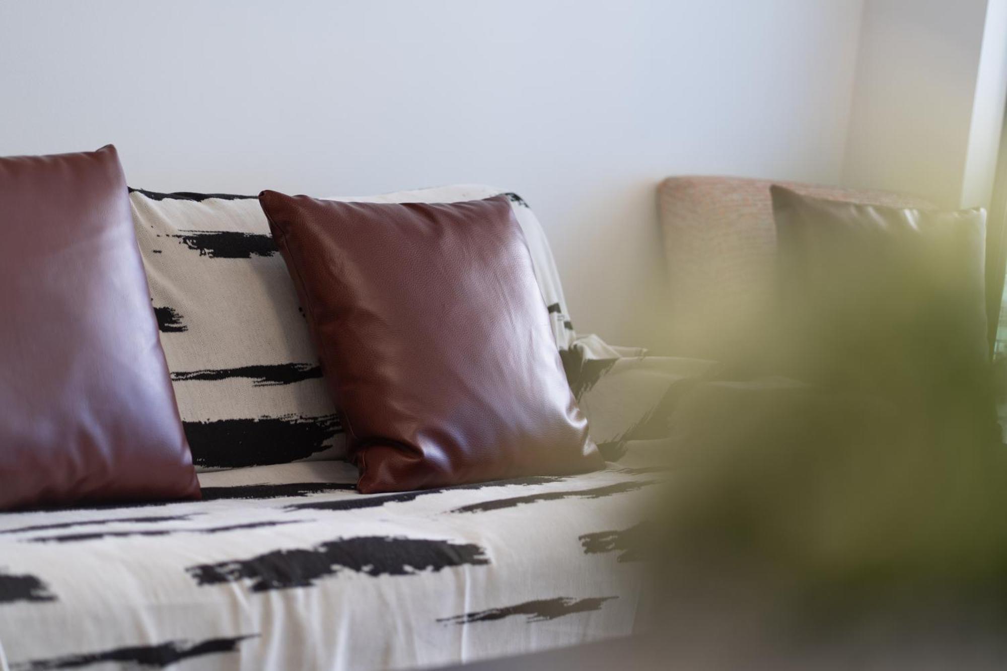 1bed 1bath With Story Bridge And River Views, Parking, And Private Balcony - 2107 Apartment