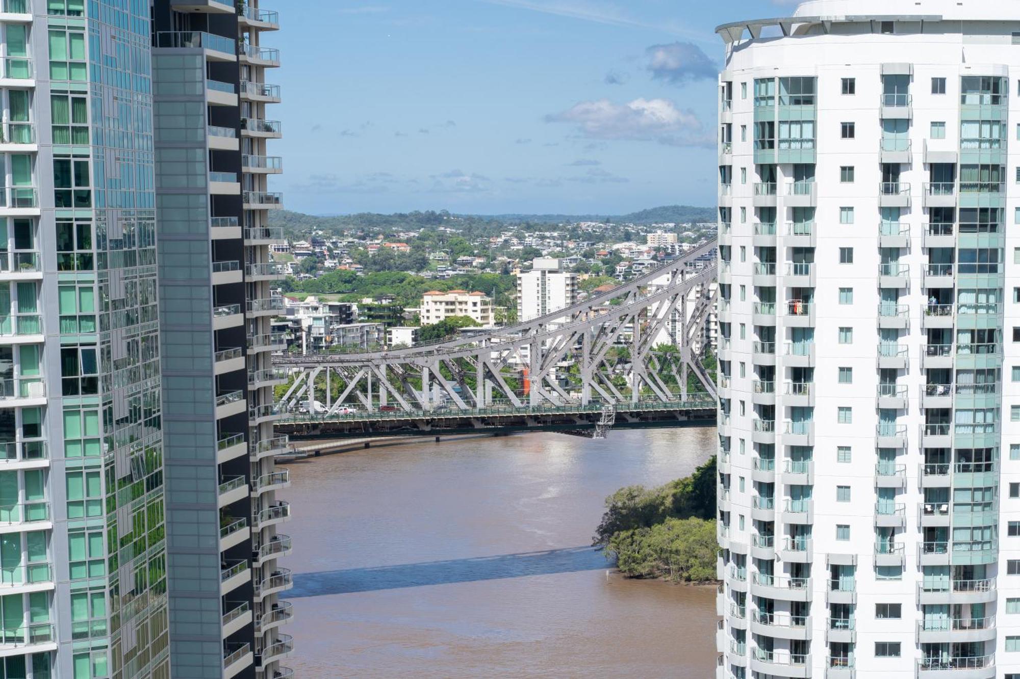 Apartment 1bed 1bath With Story Bridge And River Views, Parking, And Private Balcony - 2107 Brisbane